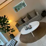 2br Close To The Ocean And Airport