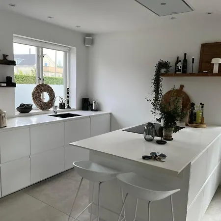 2br Close To The Ocean And Airport دْراغور