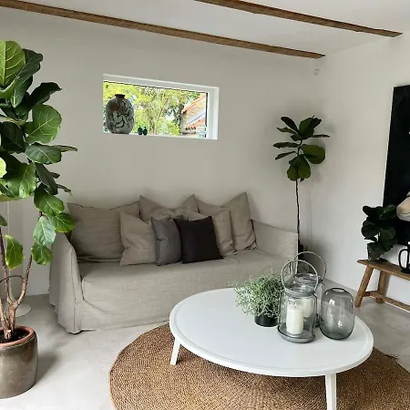 2br Close To The Ocean And Airport