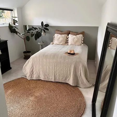 2br Close To The Ocean And Airport