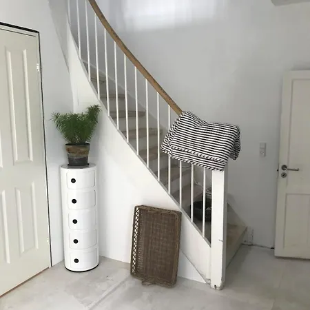 2br Close To The Ocean And Airport