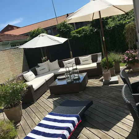 2br Close To The Ocean And Airport *